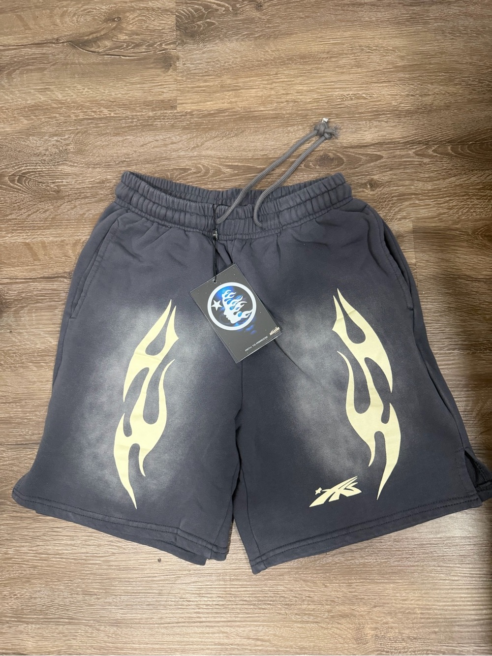Mens hellstar shorts NFC tag